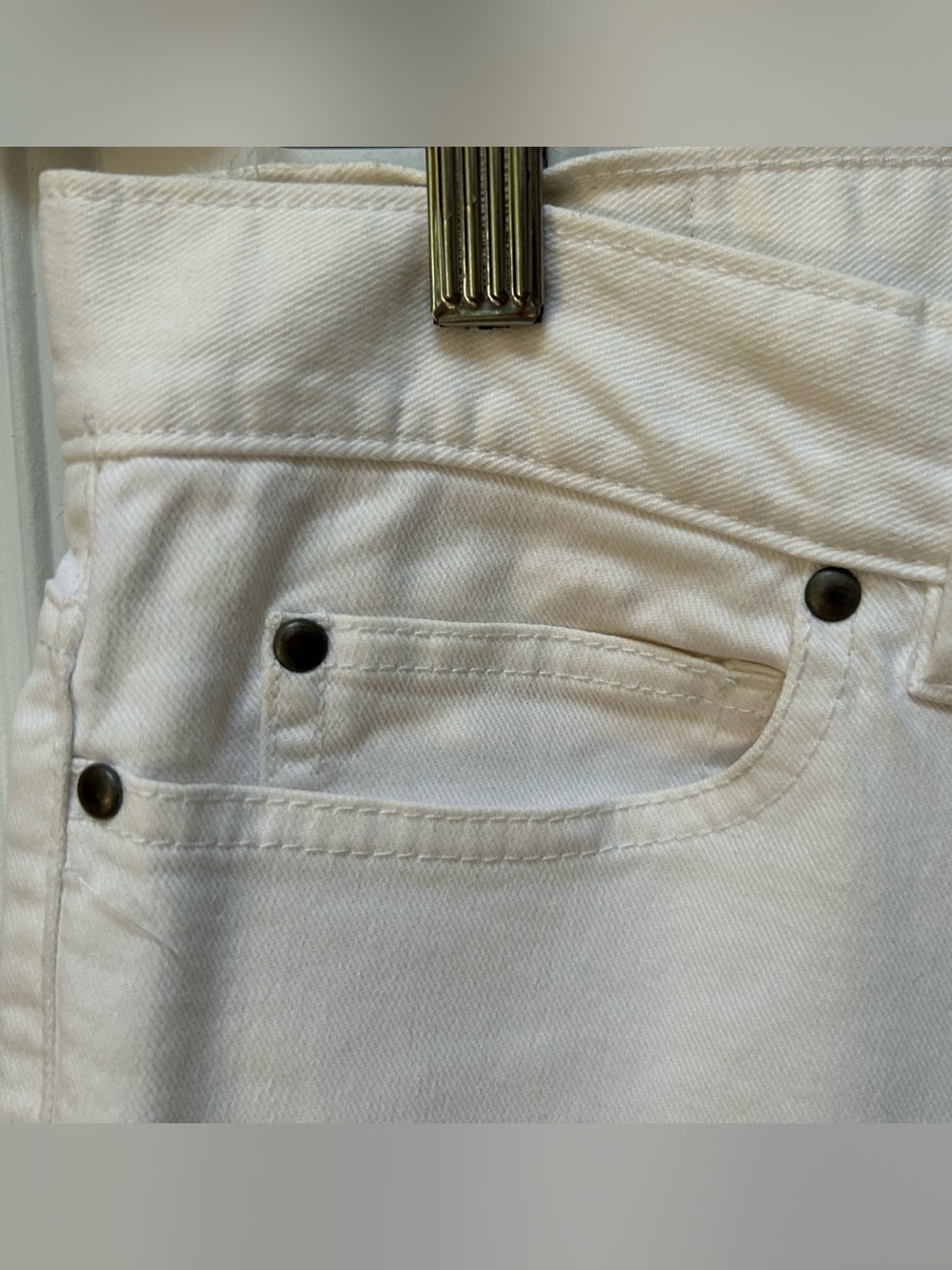 Old Navy White Straight-Leg Boot-cut Women’s Jeans Sz 14. Like new-I lost weight - Picture 3 of 9